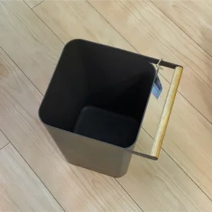 一体構造で、上部を覆うパーツもなく、大きなハンドルがあるだけの極めてシンプルな形状。それが使いやすい。
