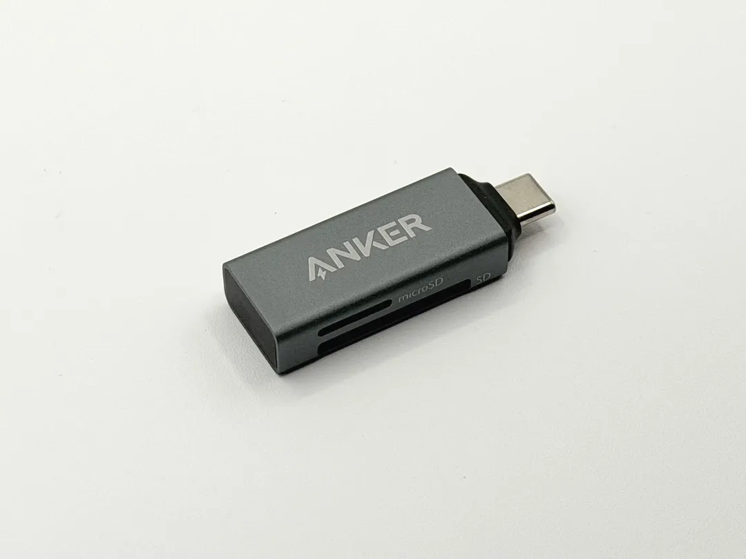 使い勝手抜群な Anker USB-C 2-in-1 カードリーダー