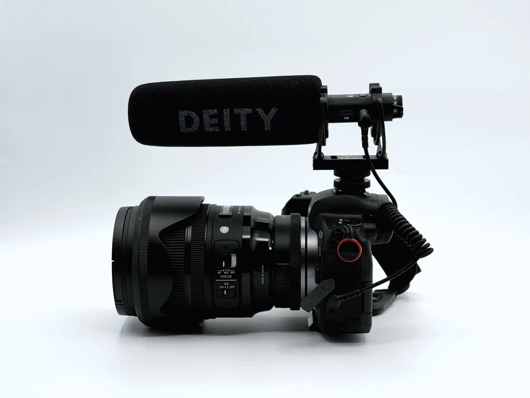EOS R に D3 Pro を乗せた様子。存在感は出ます。