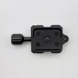 底面部が Manfrotto の RC2 システムの PL200 プレートと互換性のある形状になっている
