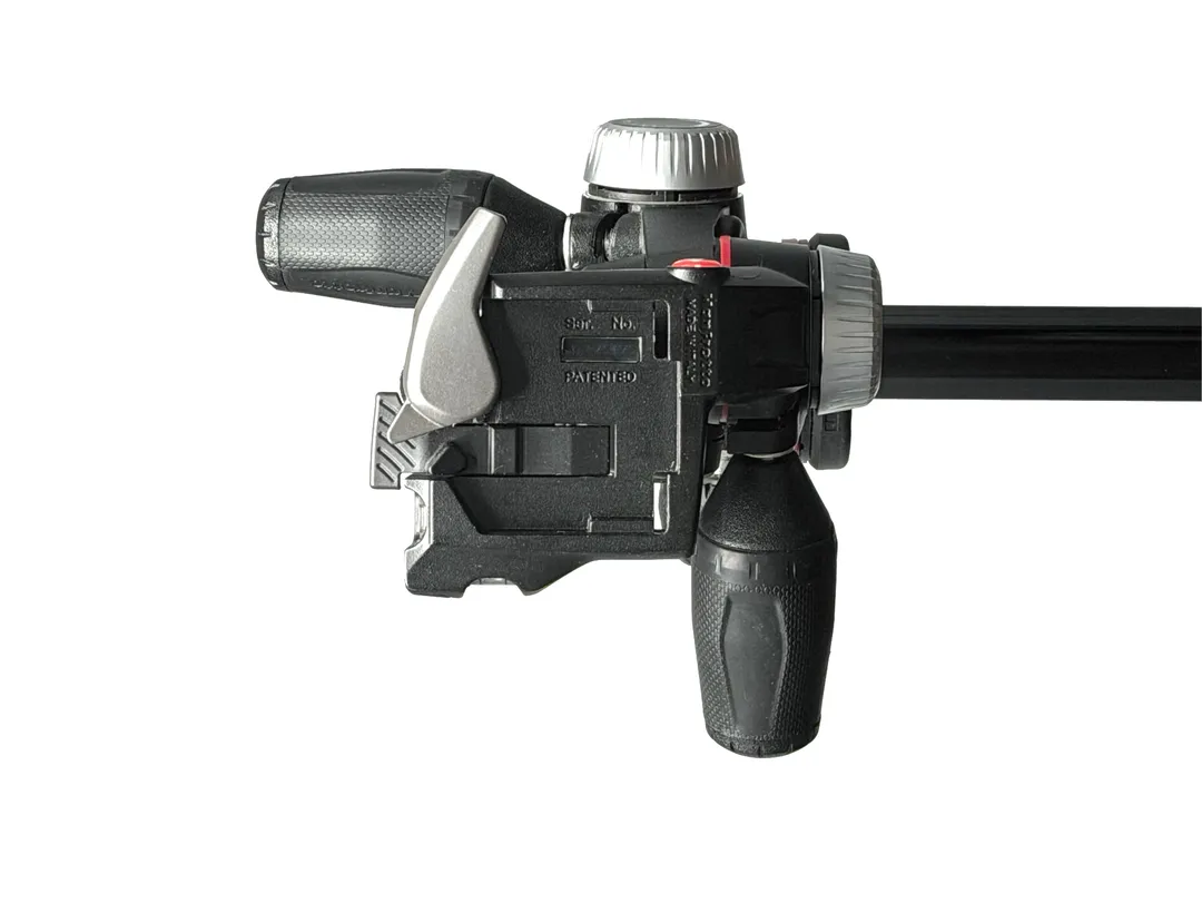 元々の Manfrotto の 3 ウェイ雲台の RC2 システム