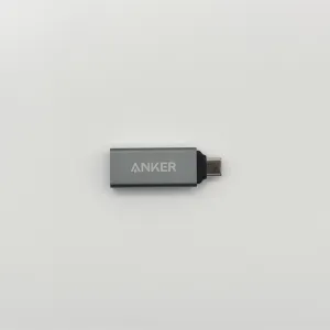 Anker USB-C 2-in-1 カードリーダーは非常にコンパクト