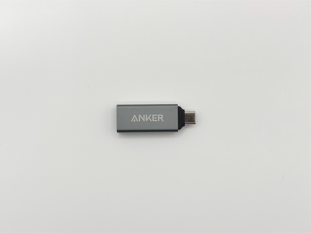 Anker USB-C 2-in-1 カードリーダーは非常にコンパクト
