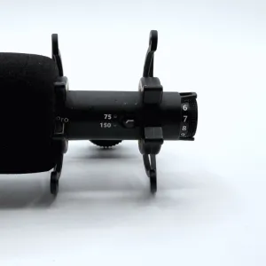 本体のボタンは 1 つだけ。電源ボタン兼、ローカットフィルターのボタン。