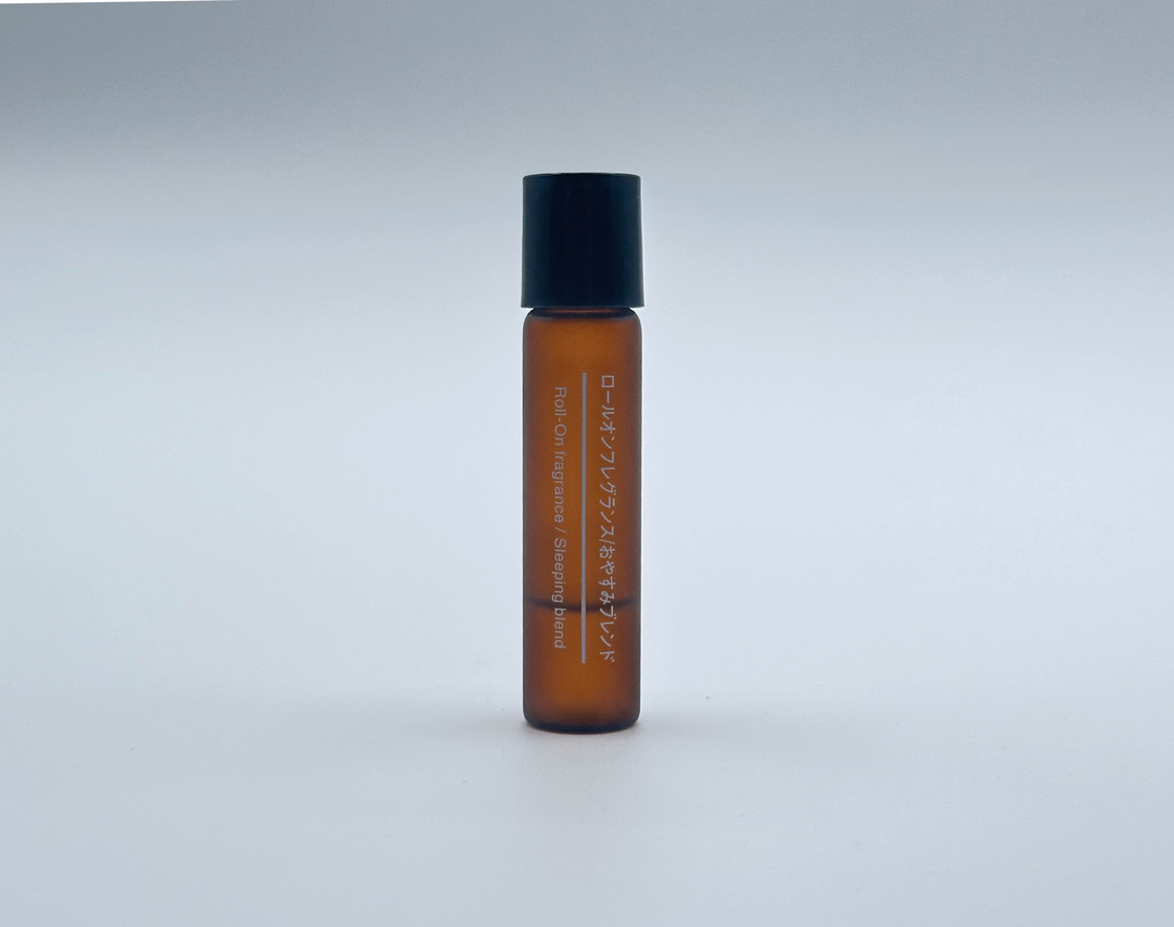 【レビュー】SNS で眠れるとバズっていた無印良品のロールオンフレグランス / おやすみブレンド