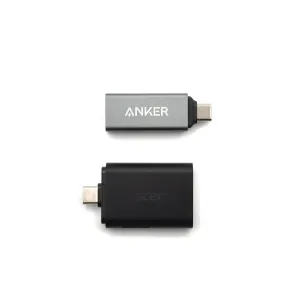 Anker の UHS-I のカードリーダーと比較すると、やや大きめ