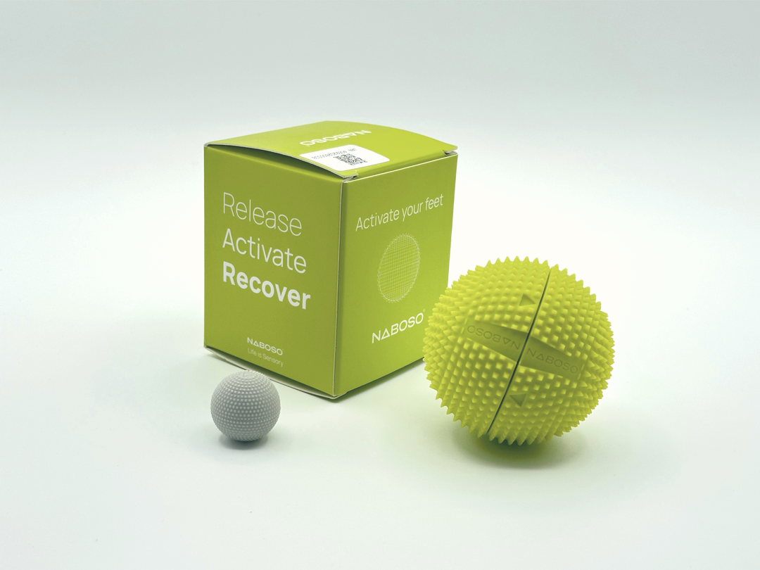 【レビュー】割って使える、デスクでも使えて効果も感じる、マッサージボール『Naboso ニューロボール』