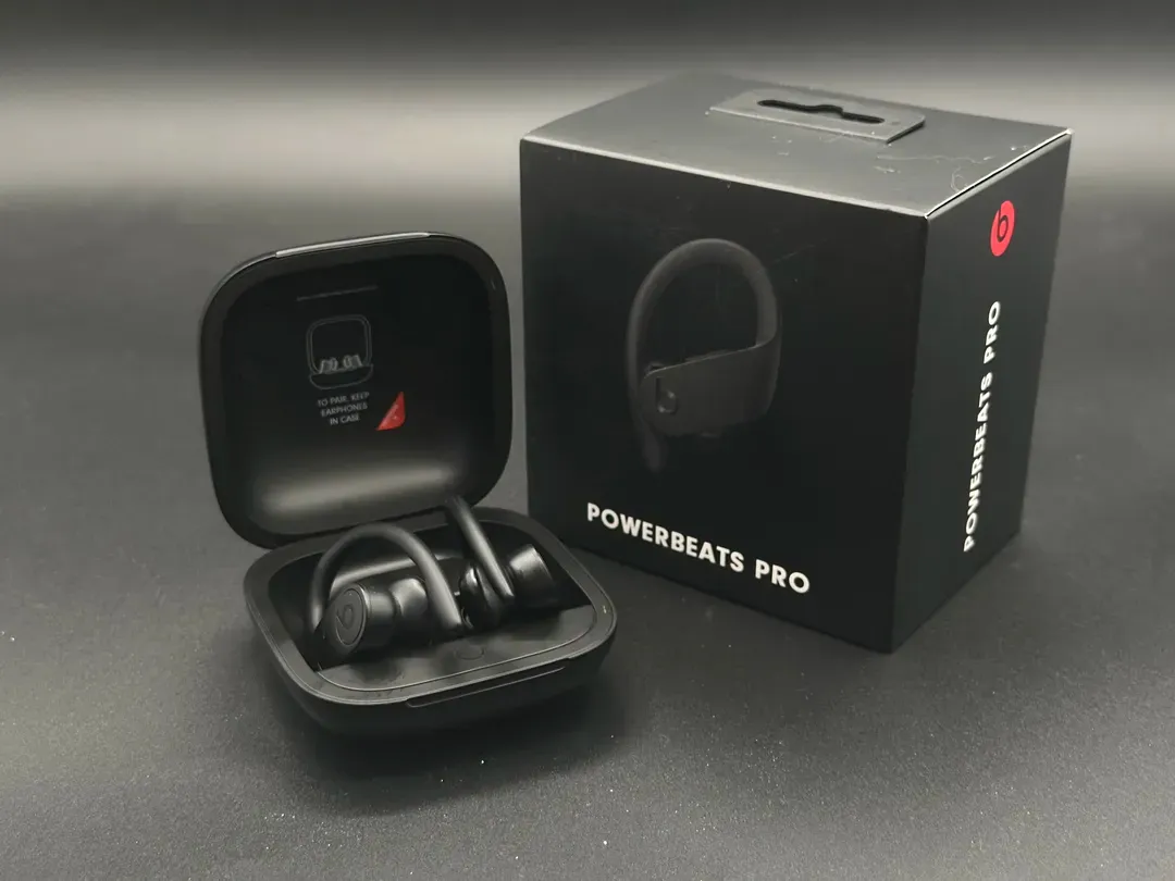 完全ワイヤレスイヤホン Beats の『Powerbeats Pro』
