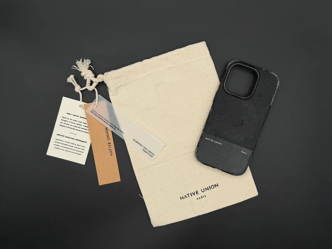 2 年半使った Native Union (Re)Classic Case と付属していたおしゃれな袋