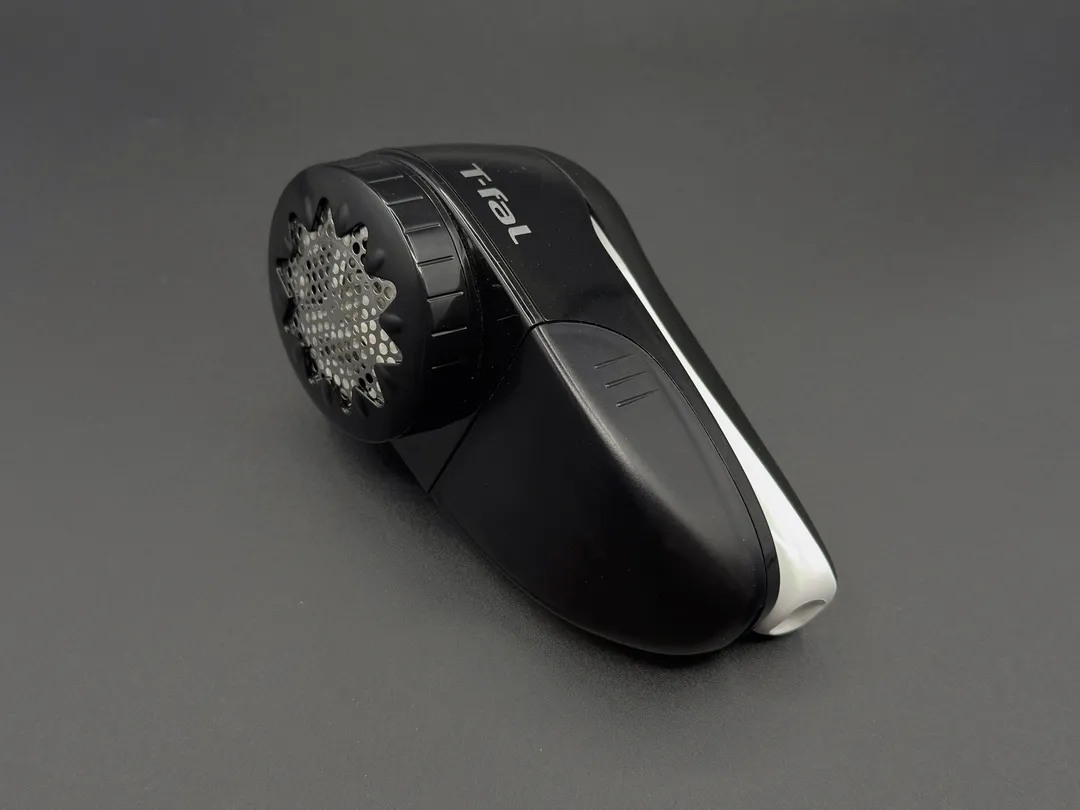 【レビュー】毛玉取り器は思いの外いいものだ。T-fal の USB 充電式毛玉クリーナー。