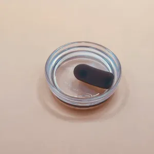 フタには飲み口を塞ぐプラグ付き