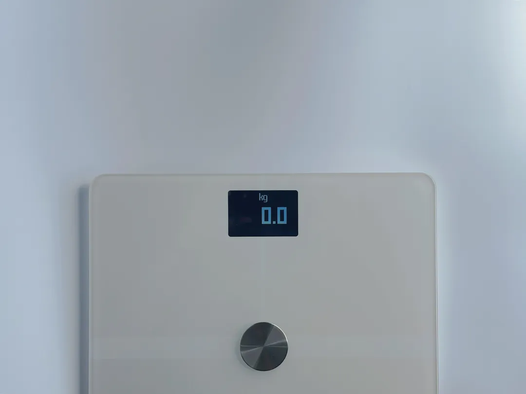 視認性の高い液晶ディスプレイが嬉しい Withings Body+