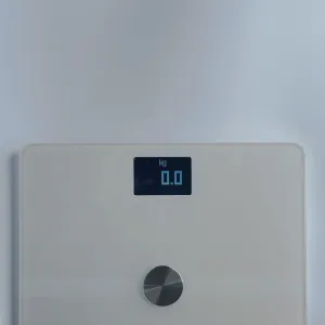 視認性の高い液晶ディスプレイが嬉しい Withings Body+