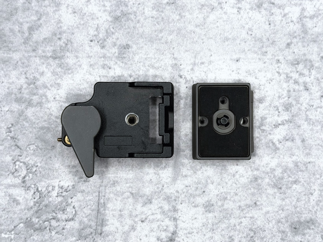 【レビュー】Manfrotto のクイックシュー『長方形プレートアダプター 323』と、マンフロットのクイックリリースシステム『RC2』について