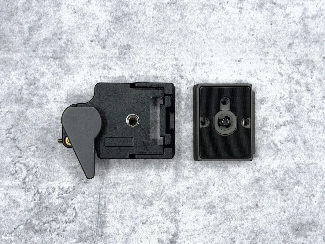 【レビュー】Manfrotto のクイックシュー『長方形プレートアダプター 323』と、マンフロットのクイックリリースシステム『RC2』について