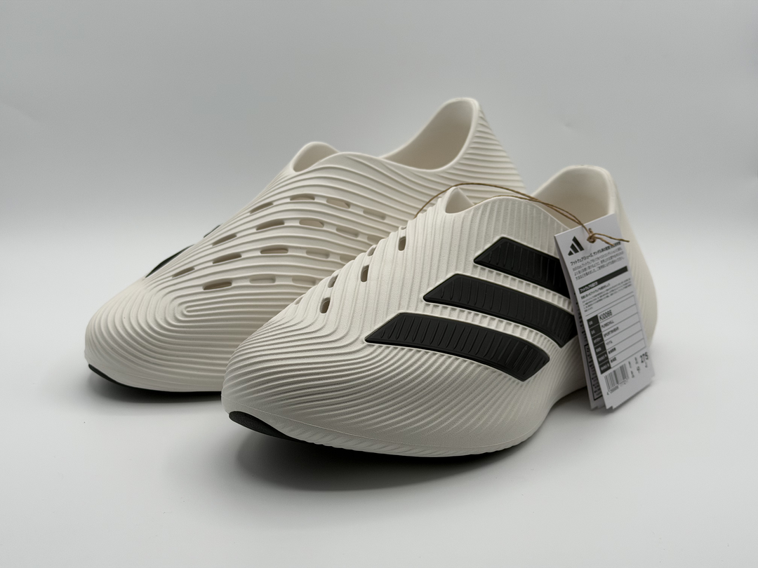 【レビュー】気になる見た目と高すぎない価格。使い勝手も良さそうで買ってしまった adidas のリカバリーサンダル PURECHILL ファーストインプレッション。