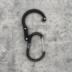 フックを展開することができるが、フックのグリップ力が…。先端が滑ってしまい、デスクなどに引っ掛けることが難しい。