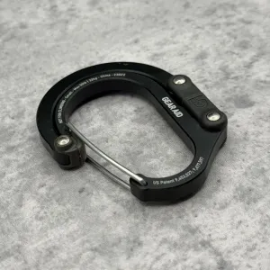 カラビナの状態になるので、どこかにつけておけば持ち運んでる意識もなく、いつでも使えます
