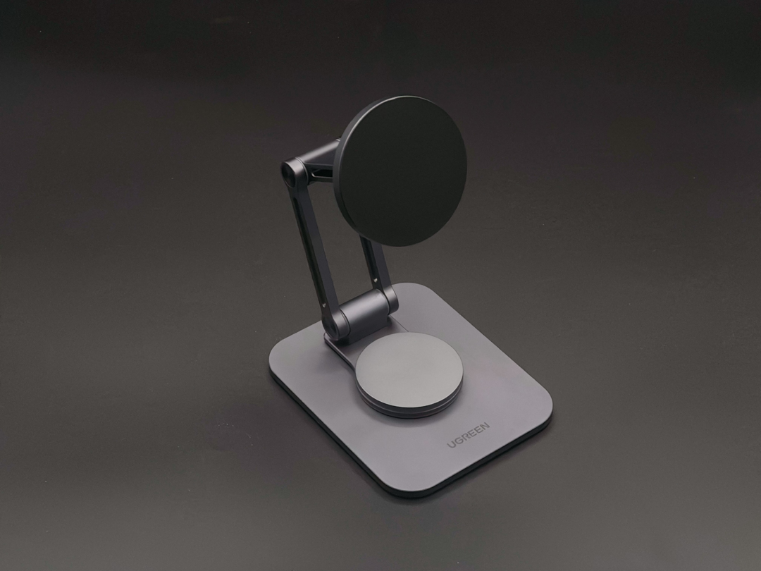 【レビュー】カチカチ鳴る水平回転が気持ちいい＆地味に便利。UGREEN の MagSafe 対応スマホスタンド