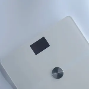 ガラス製のプラットフォームが美しいスマート体重・体組成計 Withings Body+