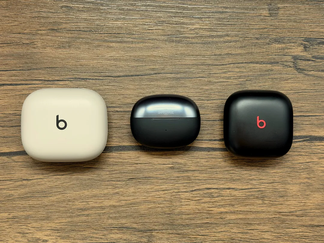 左から Powerbeats Pro 2 / OpenDots ONE / Beats Fit Pro