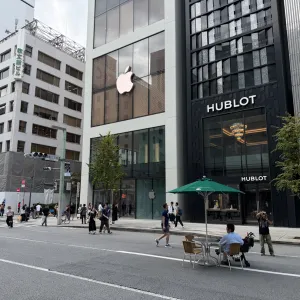 リニューアルオープン数日後の Apple Store 銀座の様子。すでに通常営業状態だった。