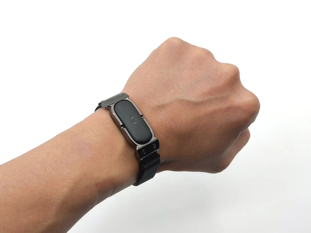【レビュー】生乾き臭対策で Fitbit Air 用のベルトをミラネーゼループ系金属バンドに買い替えました