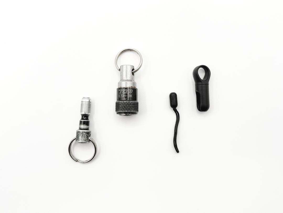 トップ工業のソケットホルダーとの比較。軽さ・小ささともに、Micro Anchor に分がある。