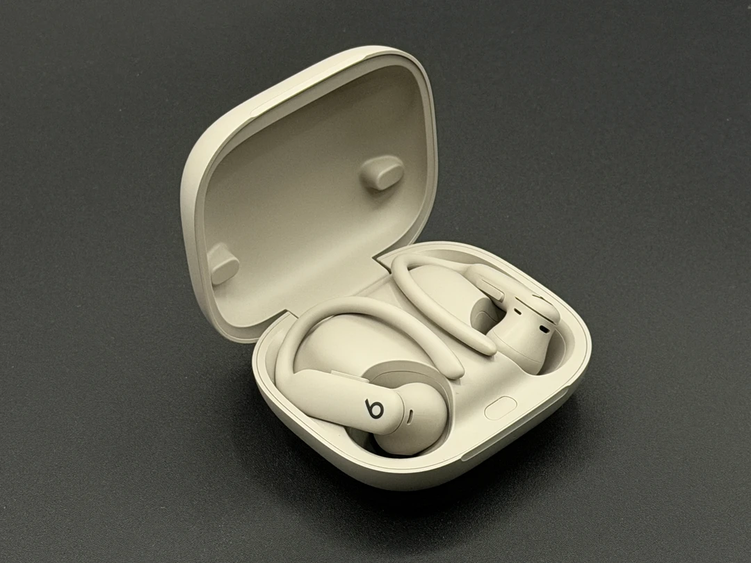 【レビュー】イヤーフックで落下なし。心拍測定機能のついた『Powerbeats Pro 2』完全ワイヤレスイヤホン