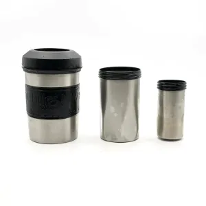 HyperChiller とその内部容器。外部は無事だが、内部容器はそれぞれ変形している（凹んでいる）。