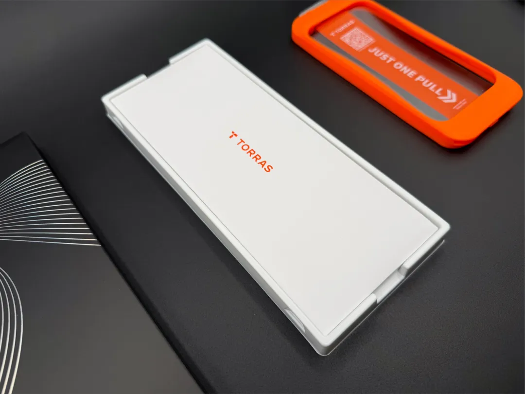 【レビュー】iPhone 17 Pro 用に TORRAS のガラスフィルム GlassGo Ultra を購入するも、『端浮き』が発生した話