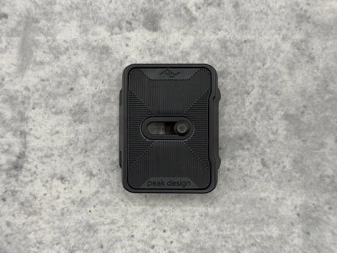 【レビュー】アルカスイスとマンフロットの RC2 に対応し、ピークデザインのエコシステムも使える『Peak Design デュアルプレート』