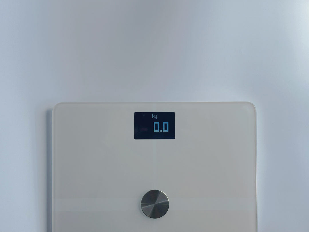 視認性の高い液晶ディスプレイが嬉しい Withings Body+