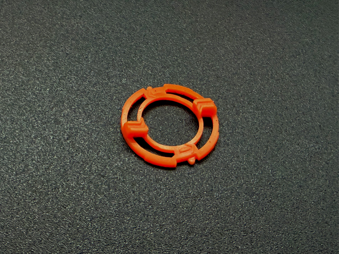 このパーツがダメになりやすく、刃を固定できなくなる。