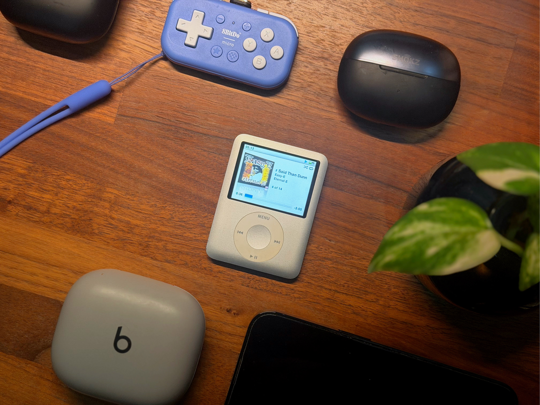 クローゼットから発掘された iPod nano 第 3 世代のシルバーモデル